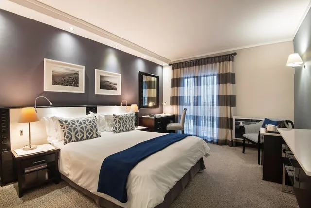 غرفة عائلية بسرير مزدوج، The Commodore Hotel 5/10