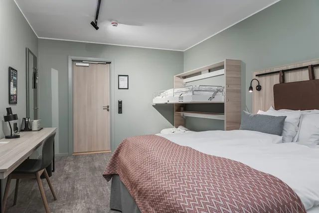 Family, Double and Twin Beds, No Window، Quality Hotel Lulea 2/5