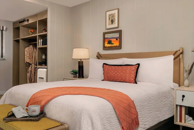 Garden, Deluxe, King Bed, Pet Friendly، Paso Robles Inn 1/2