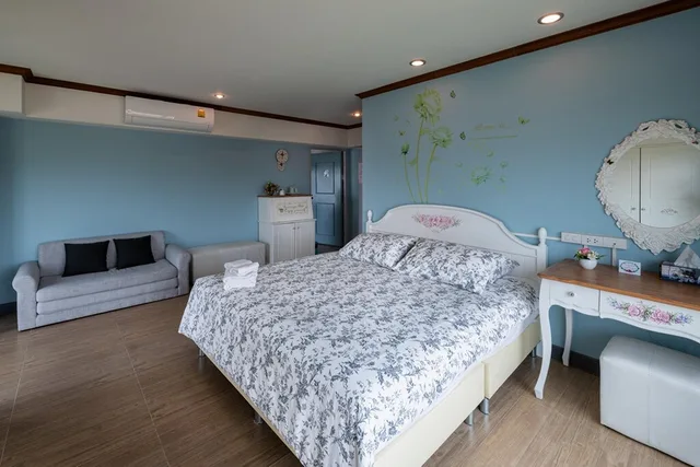 غرفة عائلية، The Lilly Hotel 4/9