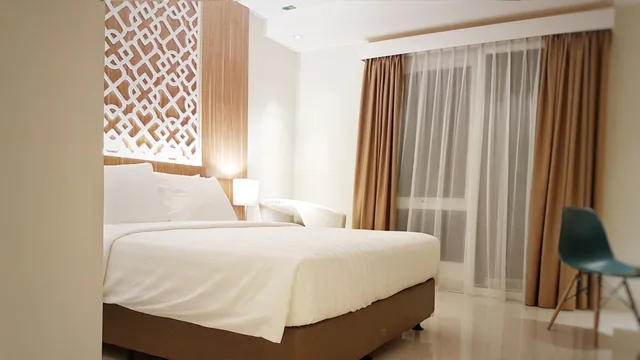 غرفة سوبيريور بسرير كوين بإطلالة على المسبح، Astara Hotel Balikpapan 8/10
