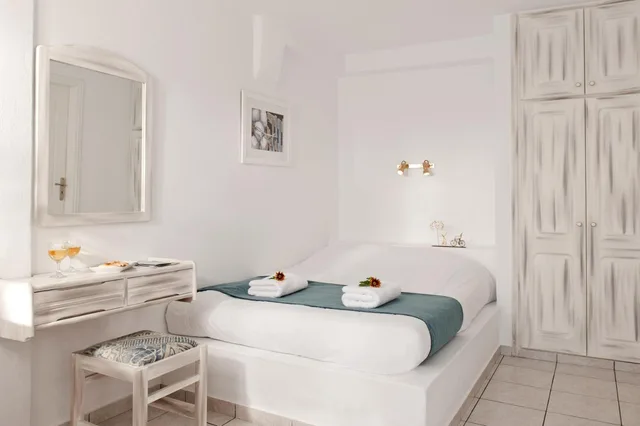 Caldera, Double Bed, Sunset View, Regina Mare Adults Only 2/2