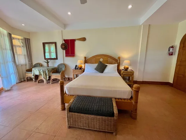 غرفة تنفيذية بسرير كوين بإطلالة على الحديقة، Coco Grove Beach Resort 3/10