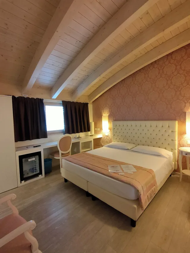 2 Bedrooms, Tower, Standard, Queen Bed, Nuova Opera Rooms 3/10
