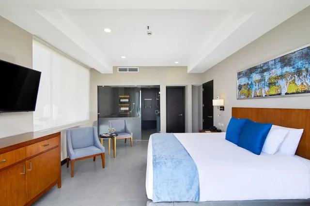 Presidential, Suite, Wyndham Manta Sail Plaza Hotel and Convention Center 2/5