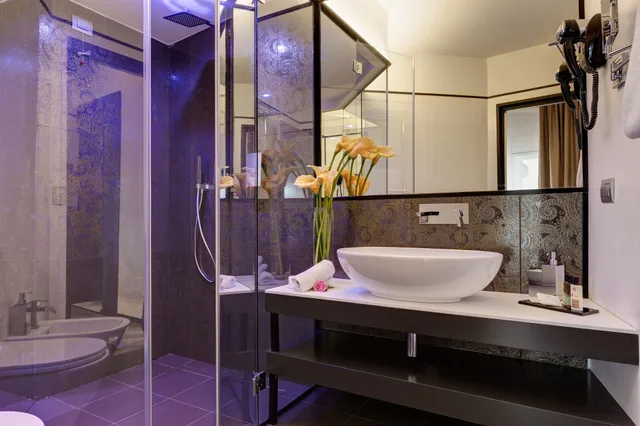 Junior Suite, Double Bed, Dharma Luxury Hotel & Spa 4/5