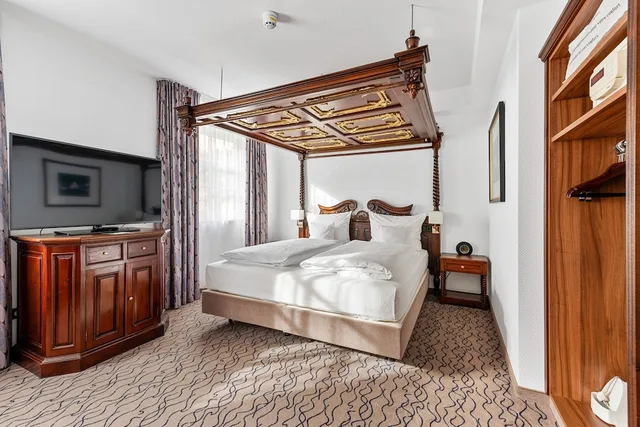 غرفة سوبيريور عائلية بسرير مزدوج مع أريكة، Kings Hotel Center 6/10