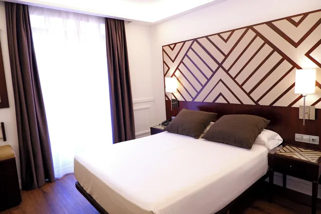Executive, Single, Double Bed, Atrio 3/10