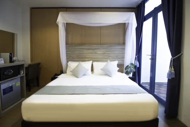 Connecting, 2 King Beds, Balcony, Victoria Hotel, a NuVe Group Collection 1/10