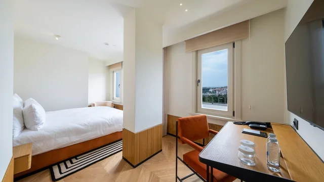 غرفة ديلوكس بسرير مزدوج بإطلالة على البحر بشرفة، The Gift Hotel 5/6