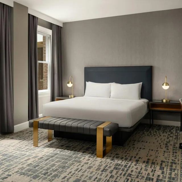 Room, King Bed, Atrium View، Le Meridien Philadelphia 1/10