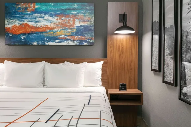 غرفة ديلوكس بسرير كينج لذوي الإعاقة، La Quinta Inn Suites Jacksonville 4/6
