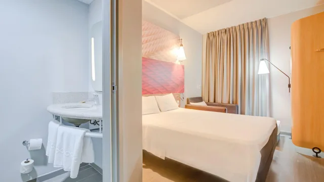 غرفة قياسية ثلاثية، Ibis Paranagua 2/4
