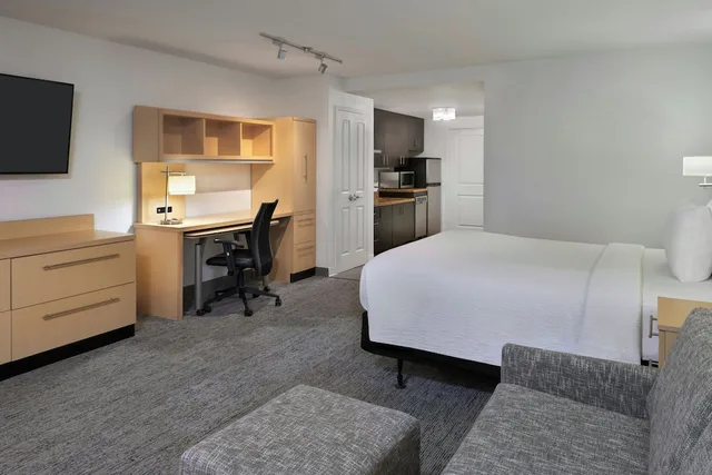 استوديو بسرير كينج مع أريكة، Marriott S Towneplace Suites Thunder Bay 7/10