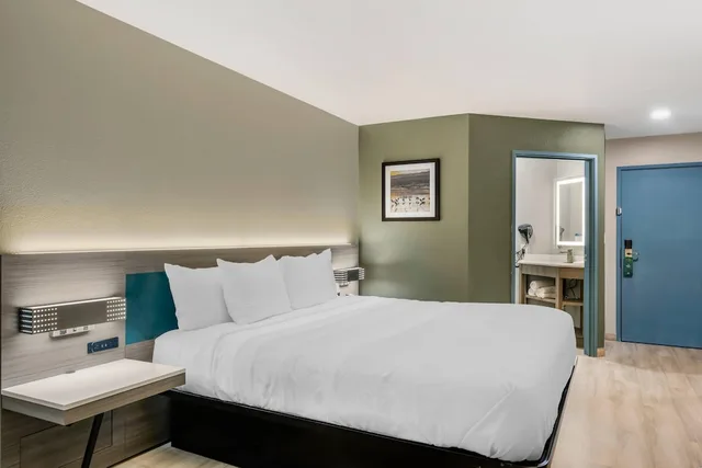 Upgrade, Suite, King Bed, Sofa، Quality Inn Ruidoso NM 2/4