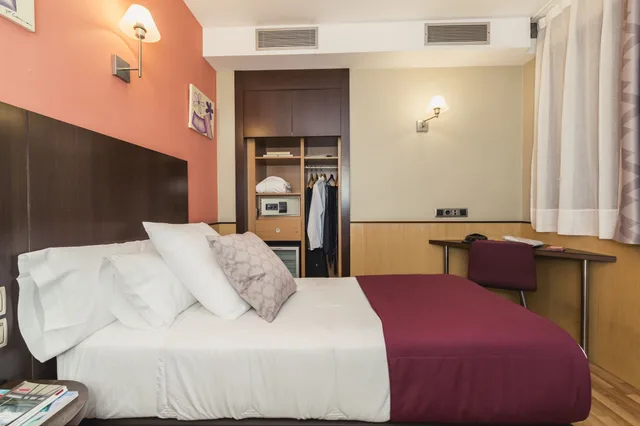 غرفة أساسية بسرير كينج في الطابق الأرضي، Hotel Ronda Lesseps 8/10