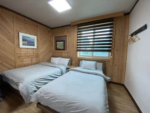 Family, Studio, 1 Double and 2 Futon Beds، Smile Resort Sokcho 2/6