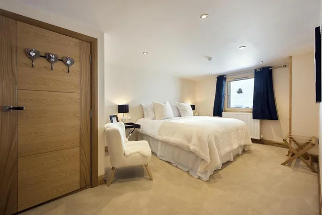 غرفة بسرير مزدوج بإطلالة على الجبل، Hotel du Lac 5/5