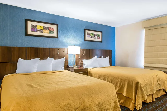جناح بسرير كوين، Quality Inn and Suites Middletown Newport 1/3