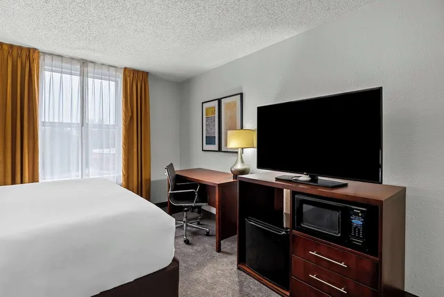 غرفة قياسية بسرير كينج مع أريكة، Comfort Inn Staunton 4/9