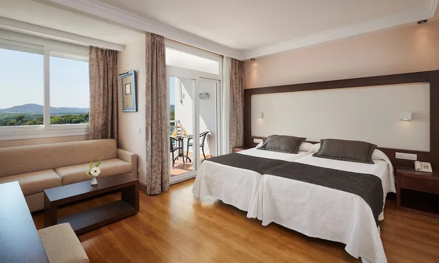 Select, 3 Beds, Sea View، Hipotels Eurotel Punta Rotja 1/4