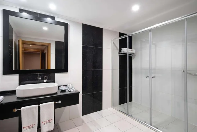 جناح بسرير كينج، Ramada by Wyndham Erbil Gulan Street 5/5