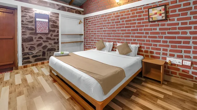 جناح بسرير كينج بإطلالة على الحديقة بشرفة بغرفة نوم واحدة، Zac's Valley Resort 1/9