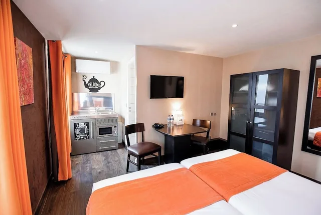 جناح جونيور بسرير كوين بمطبخ صغير، Hotel Pax Opera 5/10