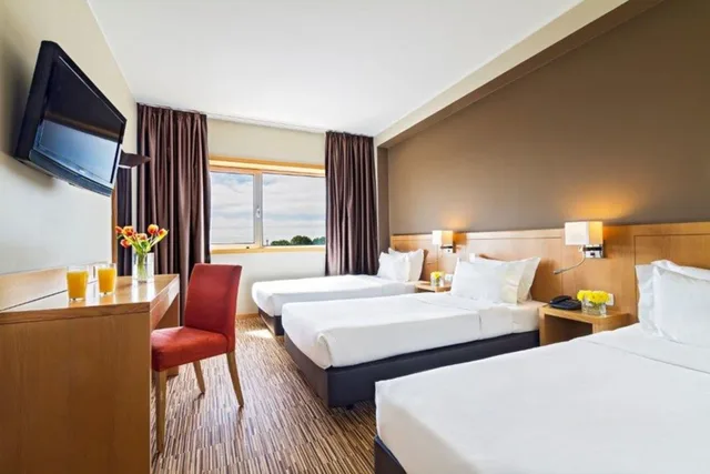 غرفة سوبيريور ثلاثية، Hf Tuela Porto Hotel 1/5