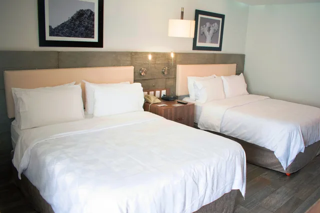 غرفة قياسية بسريرين كوين، Holiday Inn Hermosillo 1/7
