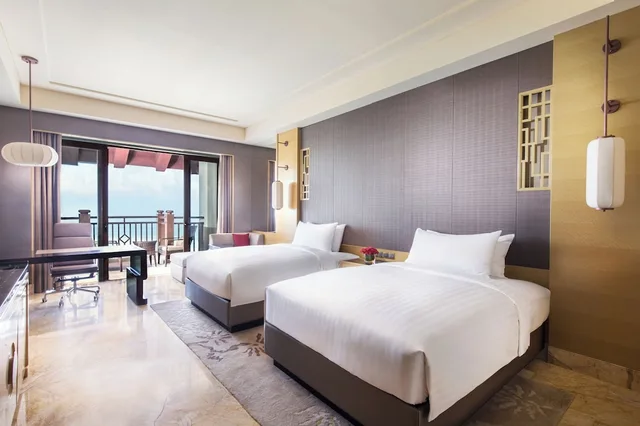 غرفة كلوب بسريرين مزدوجين بإطلالة على البحر، Haikou Marriott Hotel 1/10