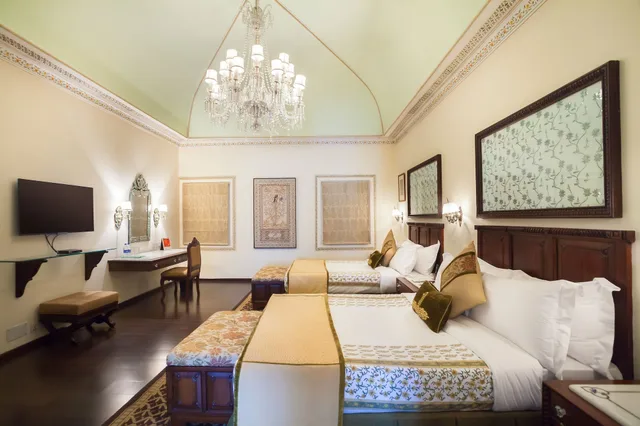 جناح بريميوم ديلوكس بسرير كينج بغرفة نوم واحدة، Jai Mahal Palace Jaipur 2/4