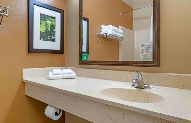 غرفة ديلوكس بسرير كينج، Extended Stay America Grand Rapids - Kentwood 5/6