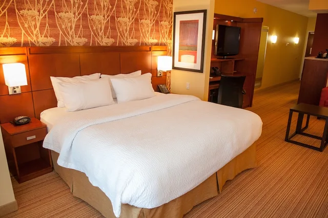استوديو بسرير كينج مع أريكة، COURTYARD PITTSBURGH NORTH/CRANBERRY WOODS 1/10