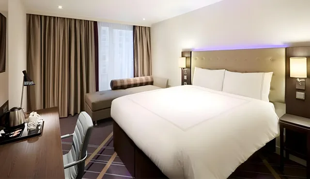 غرفة بسرير مزدوج، Premier Inn Hamburg City Alster Hotel 2/2