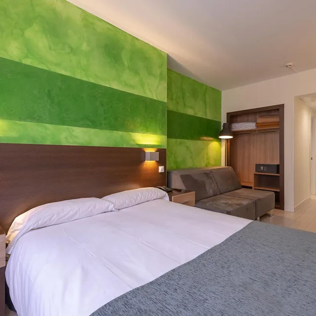 غرفة بسرير مزدوج أو سريرين منفصلين، Apartamentos Recoletos 2/9