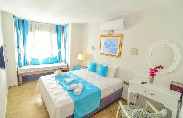 غرفة سوبيريور ثلاثية بسرير كوين وسرير فردي، Bedirhan Konak Otel 2/3