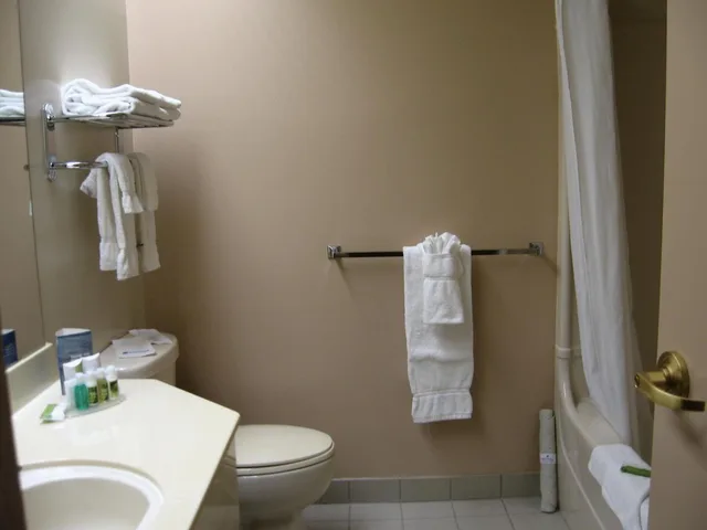 جناح، Coastal Inn Halifax 7/7
