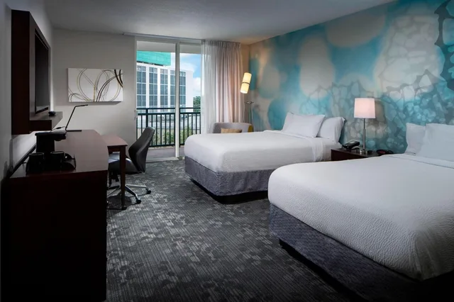 غرفة رباعية بسريرين مزدوجين، Courtyard Miami Dadeland 2/10