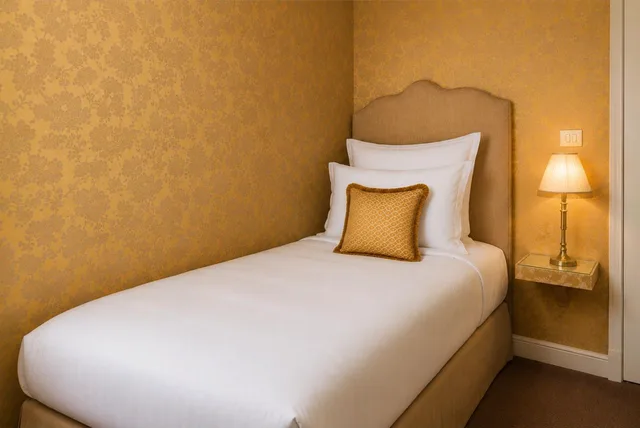 غرفة مفردة في الطابق الأرضي، Hotel des Peintres 1/2
