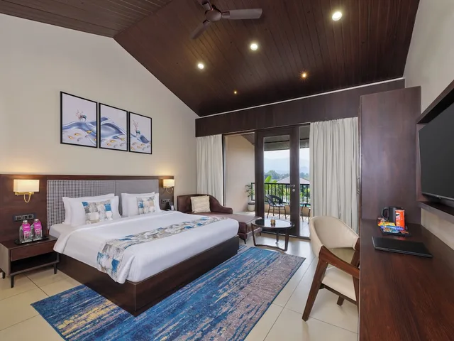 غرفة كلوب بسرير كينج بشرفة، Vindhyachal Resort 2/3