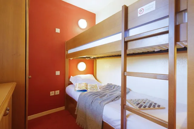 استوديو بسريرين منفصلين وسرير بطابقين بشرفة، Pierre Vacances Residence Les Rives de L Apos Aure 3/6