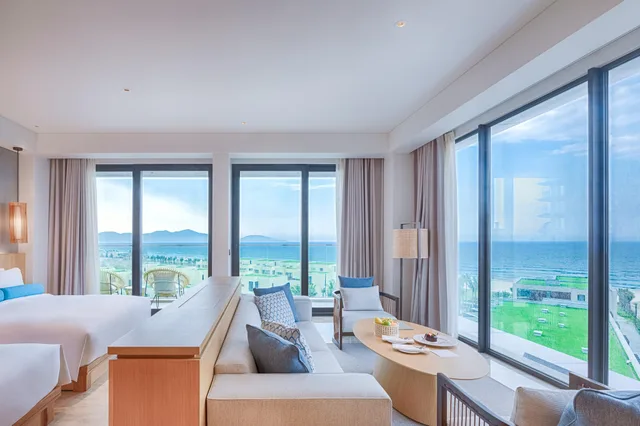 Suite, 2 Double Beds, Ocean View, Corner, Shilla Monogram Danang 2/2