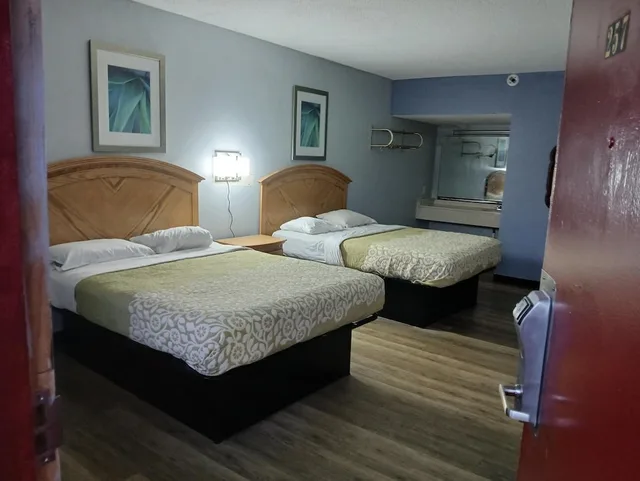 Room, 2 Queen Beds, Washington Motel By Hotel O 2/10
