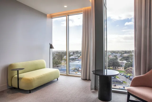 غرفة بريميوم بسريرين مزدوجين في طابق مرتفع، HOLIDAY INN WERRIBEE 5/8