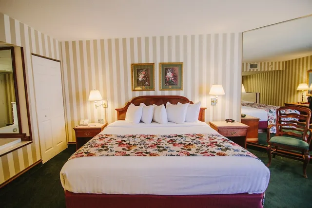 Room Assigned on Arrival, King Bed, Bayshore Resort 3/7