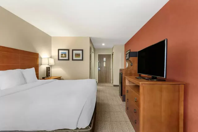 جناح بسرير كينج، Comfort Inn Augusta Me 1/8