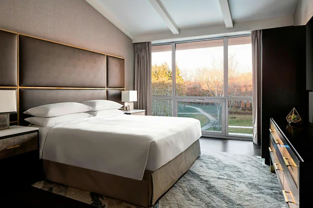 جناح، Lincolnshire Marriott Resort 1/4