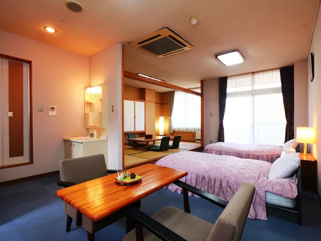 غرفة عائلية بسريرين منفصلين وفرشتي فوتون، Guestroom Garden Azumino 2/4