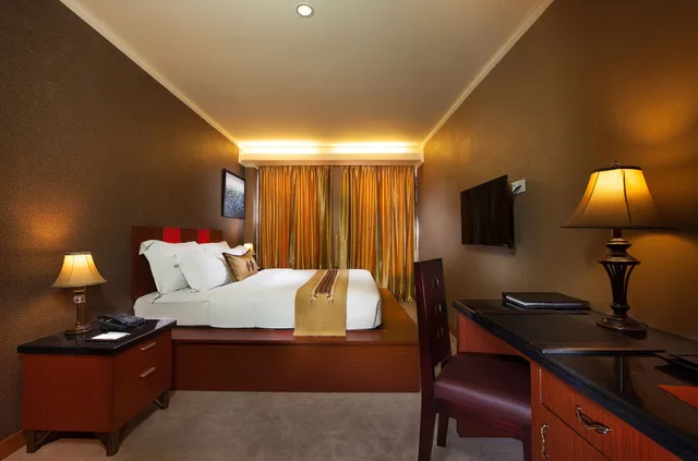 غرفة تنفيذية بسرير كينج، Lion Hotel And Plaza 1/1